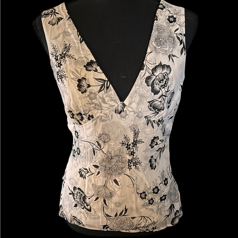 White House Black Market Floral 100% Silk Top - Picture 2 of 7